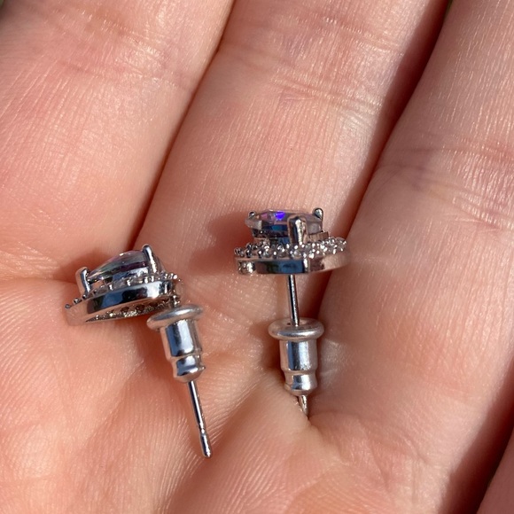 NEW Sterling Silver Heart ❤️ Stud Earrings - Picture 2 of 4